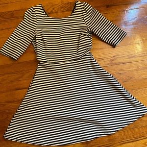 pixley dress, size medium. White and navy striped dress.